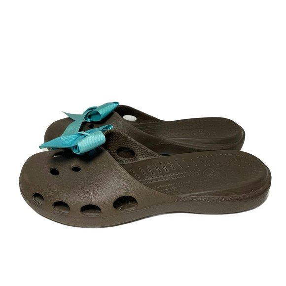 Crocs Brown with Teal Bow - Size 5 - Picture 4 of 7